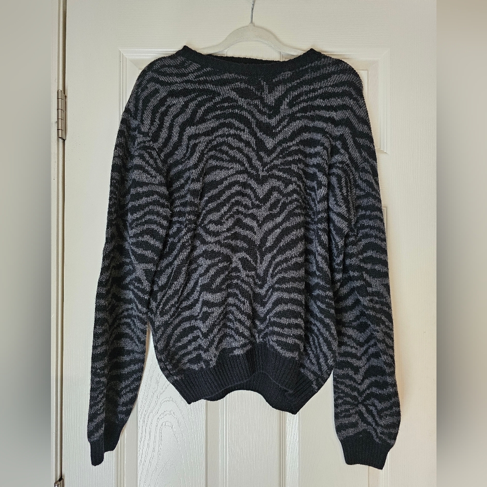 Elegant Zebra Print Men's Sweater
